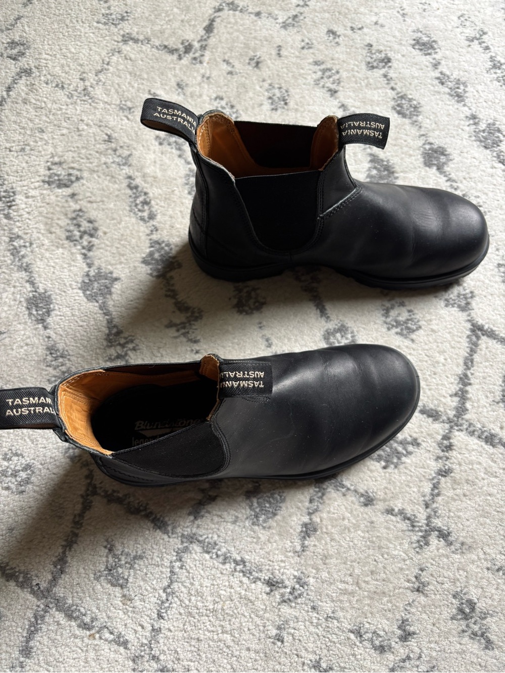 Blundstone 558 Classic Unisex Chelsea Boot (Woman’s AUS 7, CAN 10)